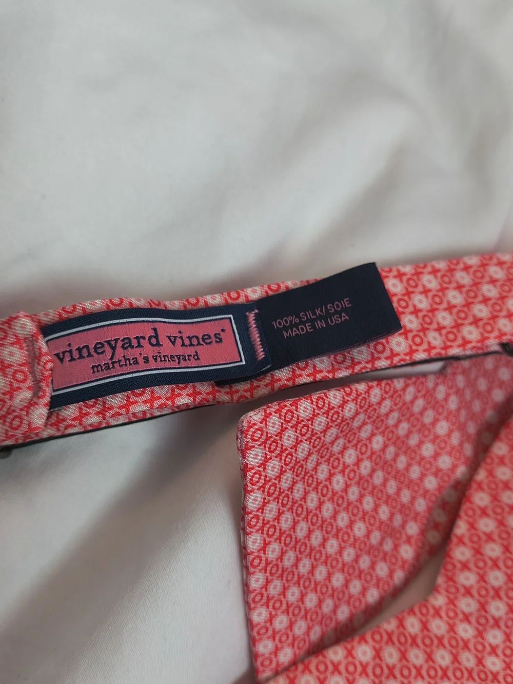 Vineyard Vines Pink XOXO Hugs & Kisses Silk Bow Tie Valentine's Day Preppy